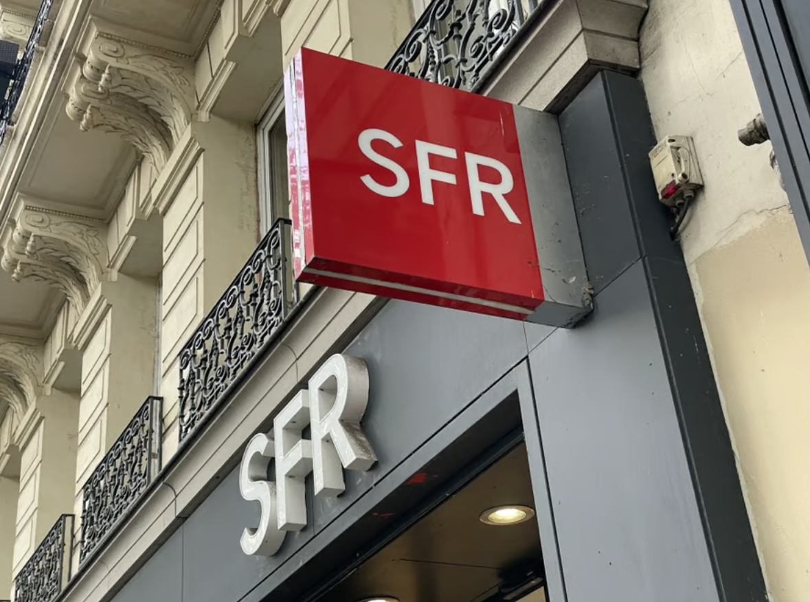Bouygues, Free y Orange acuerdan la compra de SFR por 20.350 millones de euros Los operadores Bouygues Telecom, Free (Iliad) y Orange han alcanzado un acuerdo con Altice France para adquirir y repartirse SFR por un total de 20.350 millones de euros, una operación que podría reconfigurar el mercado francés de las telecomunicaciones al devolverlo a tres grandes actores. Leer
