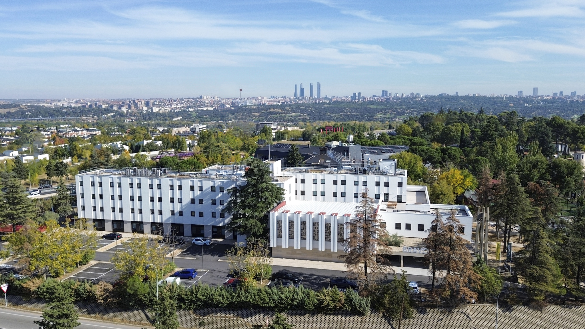 Nuveen adquiere las residencias Bravo en España a King Street por 330 millones Nuveen acuerda la mayor compra de residencias de estudiantes en Europa de este año al sumar 3.300 camas en España entre activos operativos y en desarrollo. Leer