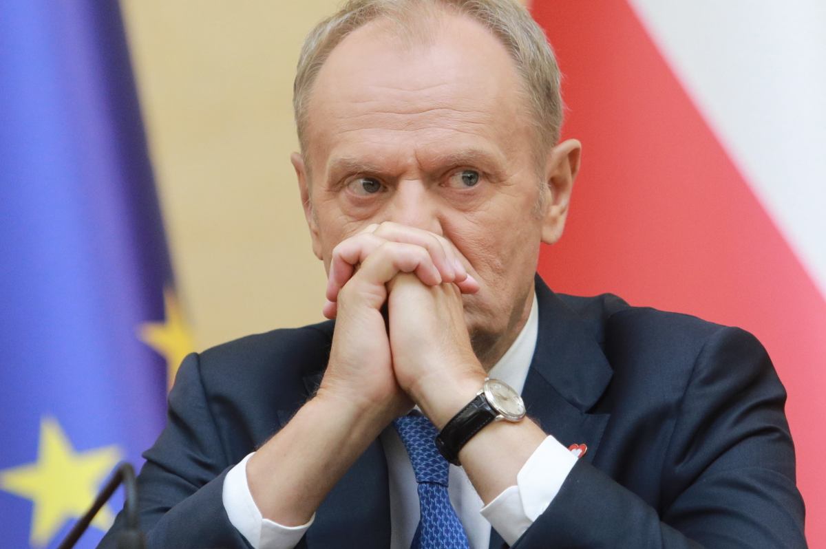 Czy koalicja powinna iść razem do wyborów? Tak oceniono ten pomysł Przyszłoroczne wybory parlamentarne coraz częściej stają się tematem politycznych analiz i spekulacji. Jednym z poruszanych wątków jest sposób, w jaki do rywalizacji podejdą ugrupowania tworzące obecnie rząd. W naszej sondzie czytelnicy wyrazili opinię na temat wspólnego startu koalicji rządzącej.