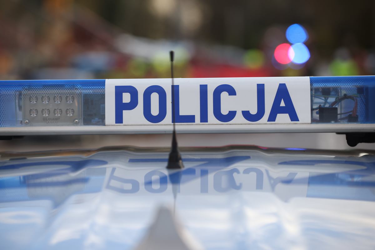 Został potrącony, gdy wychodził z autobusu. Nie żyje 12-latek. Policja przekazała szczegóły - 12-letni chłopiec zmarł w szpitalu - potwierdził w rozmowie z Gazeta.pl st. asp. Jacek Borek z zespołu prasowego Komendy Miejskiej Policji w Kielcach. Mimo natychmiastowej pomocy, dziecka nie udało się uratować.