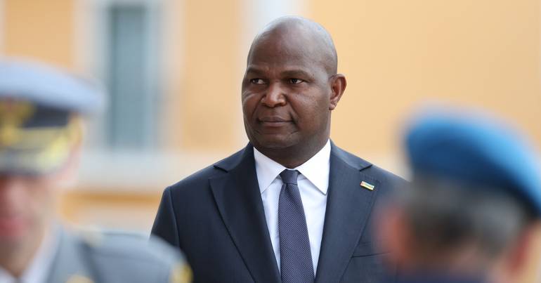 Banco Mundial vai apoiar recuperação económica de Moçambique O Presidente de Moçambique defendeu que o investimento é a chave para ultrapassar os principais problemas do país
