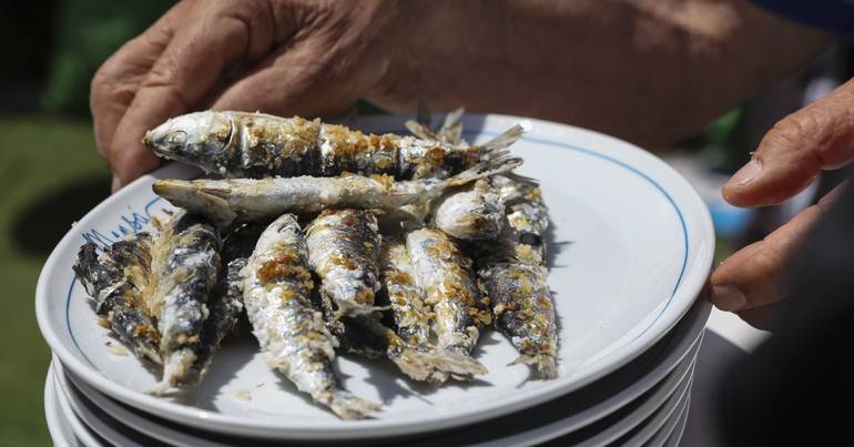 Santos populares animam 12 bairros da Guarda Até dia 24 de junho, Guarda contará com sardinha assada, caldo verde e caldo de grão nos diferentes bairros