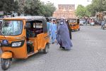 Demonstration für Frauenrechte in Afghanistan gewaltsam aufgelöst Die Proteste waren ausgebrochen, nachdem die Taliban Frauen wegen angeblicher Verstöße gegen die Kleiderordnung festgenommen hatten. Ein Mensch wurde getötet, mehrere Personen wurden verletzt