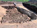 Rätselhafte Beisetzung: 77 Skelette ohne Kopf – und doch kein Steinzeit-Massaker In einer 7000 Jahre alten Siedlung in der Slowakei fehlen fast allen Toten die Schädel. Neue Analysen deuten nicht auf Gewalt, sondern auf gezielte Rituale hin